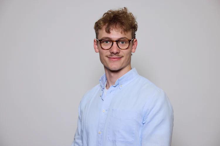  Simon Fröhlich