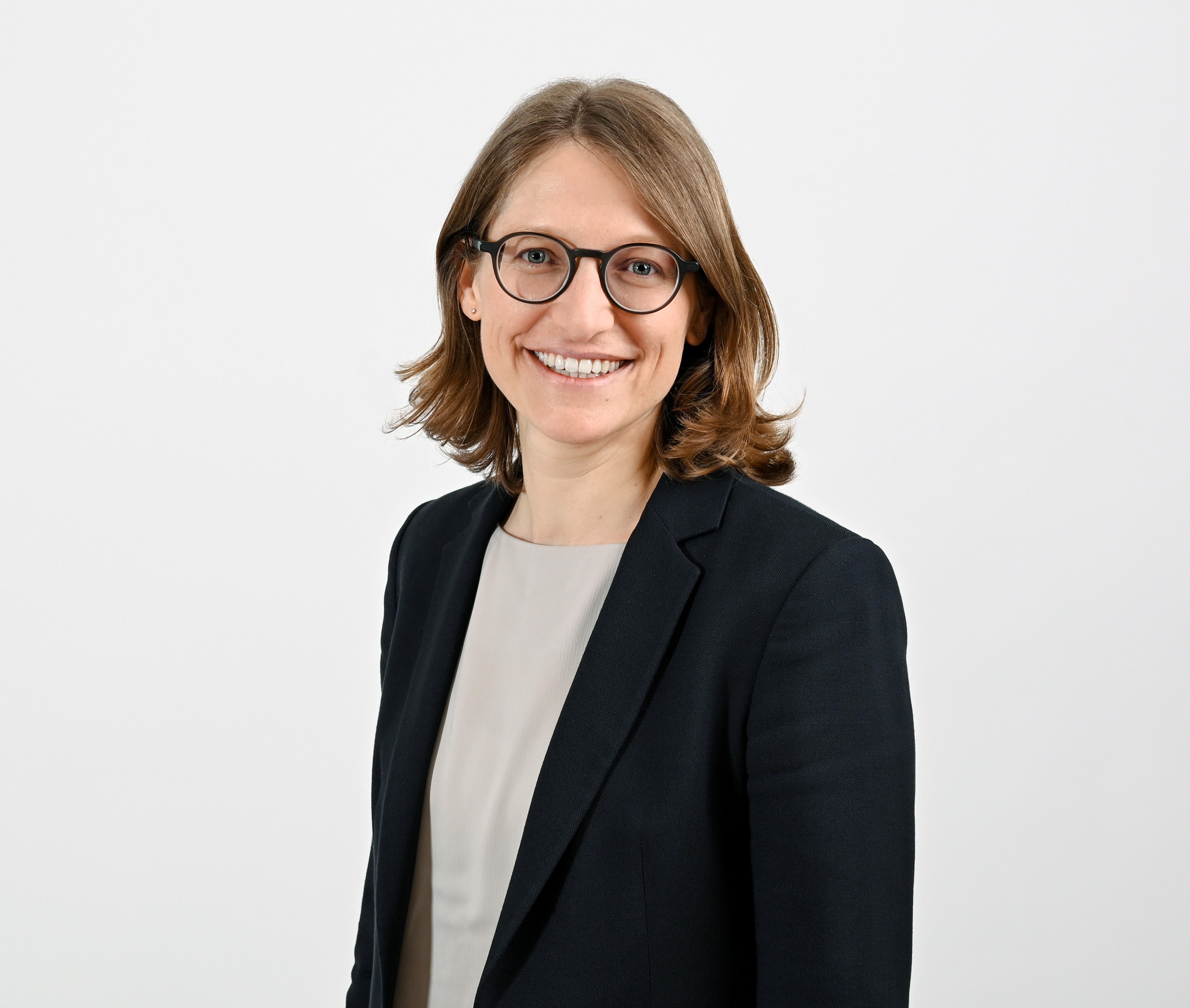 Dr. Jacqueline Thomet